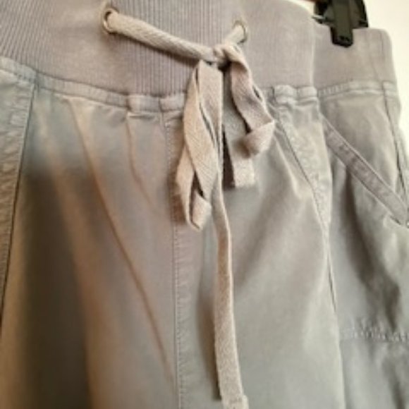 Aventura Relaxed Fit Grayish Green Cotton Pants - Size M - Picture 3 of 15